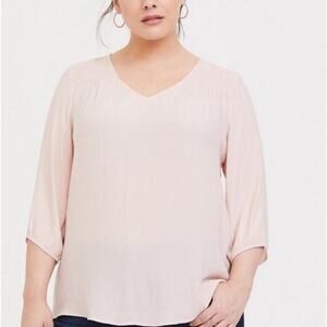 Torrid Crepe Smocked Blouse in pale pink size 5x